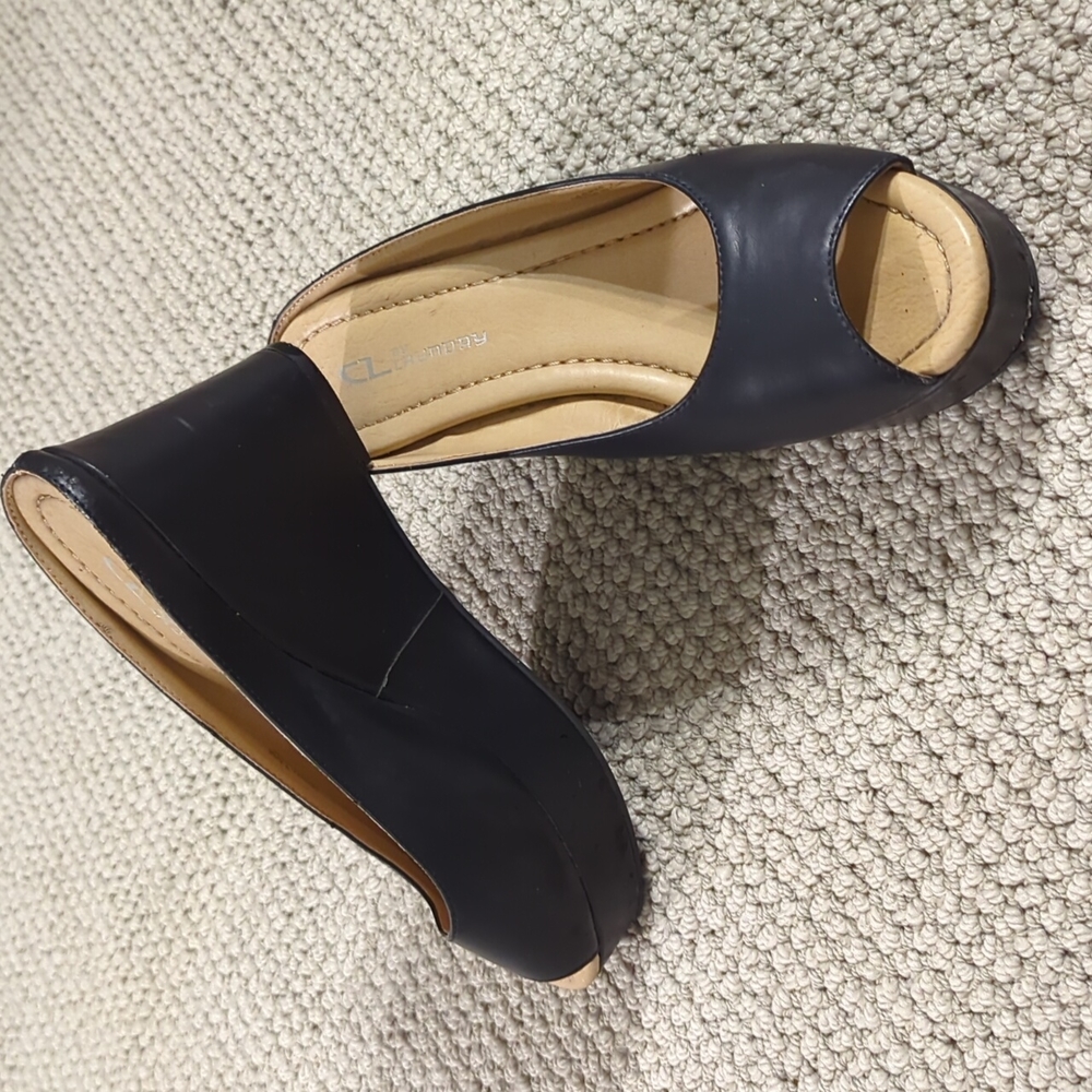 Chinese Laundry Black Platform Slides